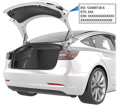 后备箱开启，箭头指示掀背车门上的标签