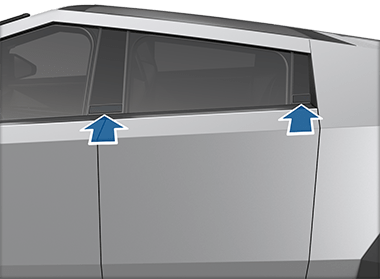 외부 도어 버튼을 가리키는 화살표가 표시된 차량 측면도